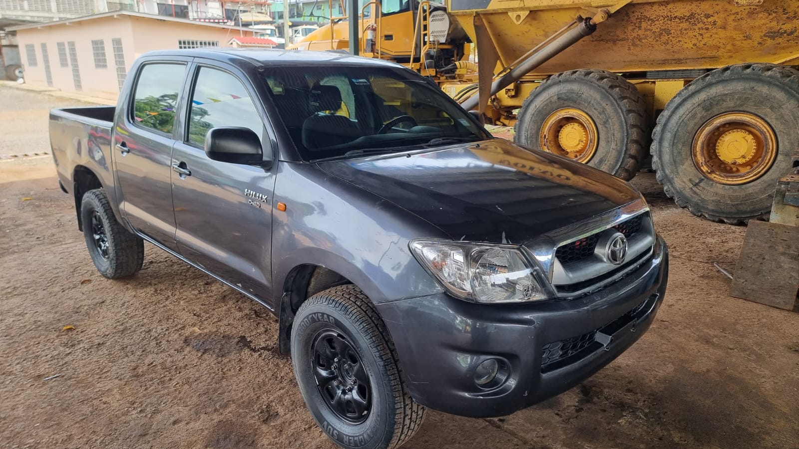 TOYOTA HILUX NEGOCIABLE