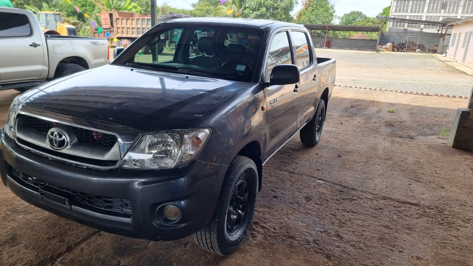 TOYOTA HILUX NEGOCIABLE