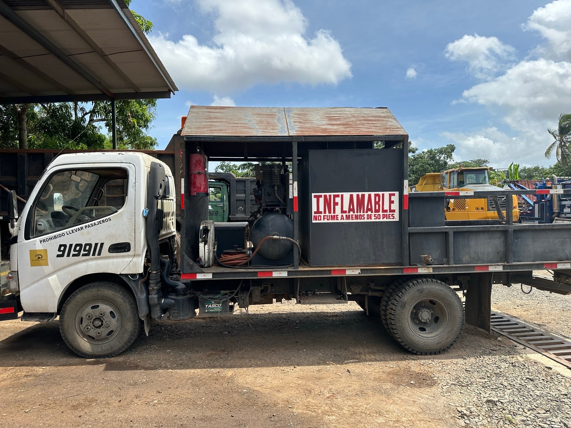 HINO WU340L