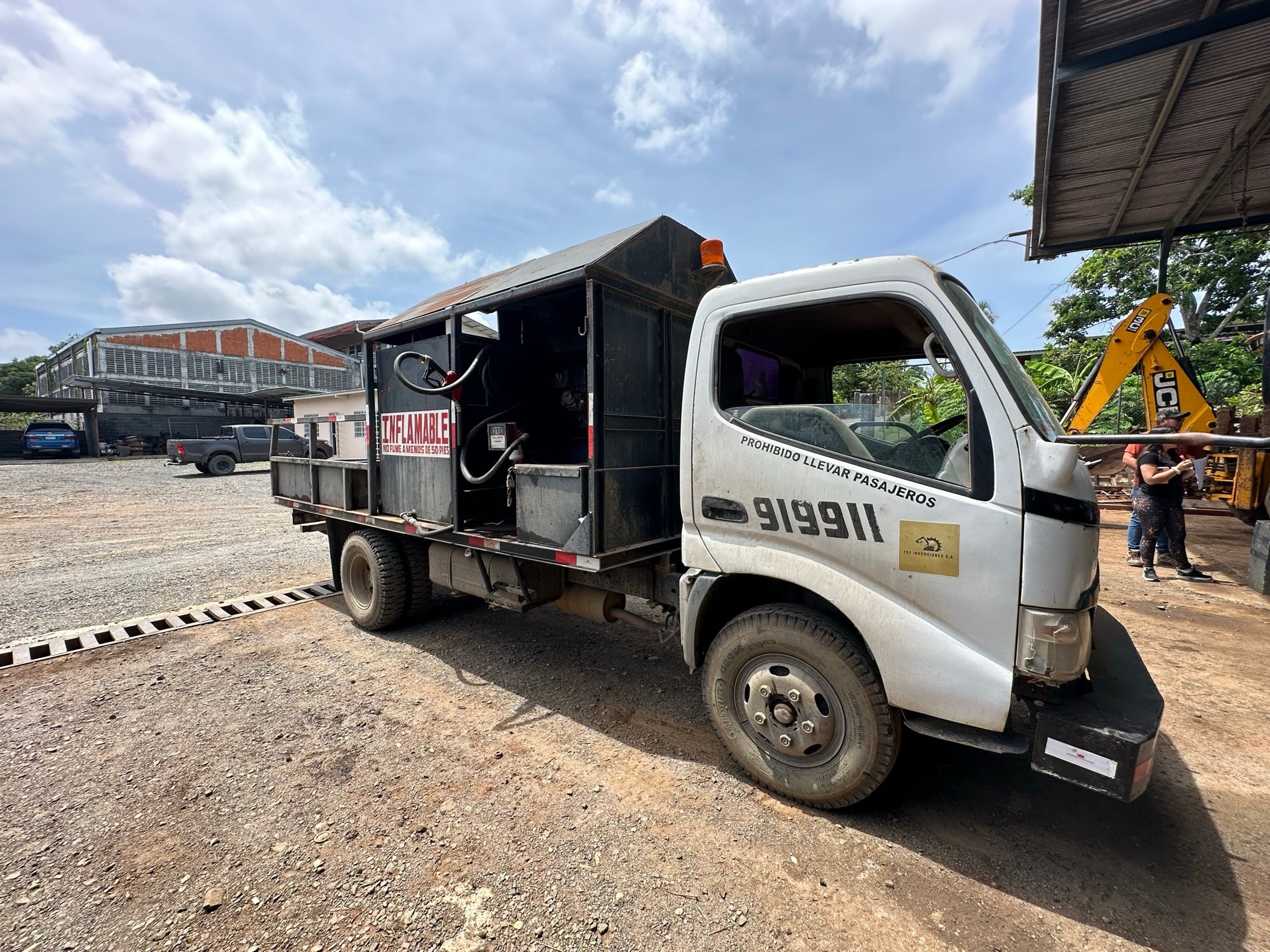 HINO WU340L