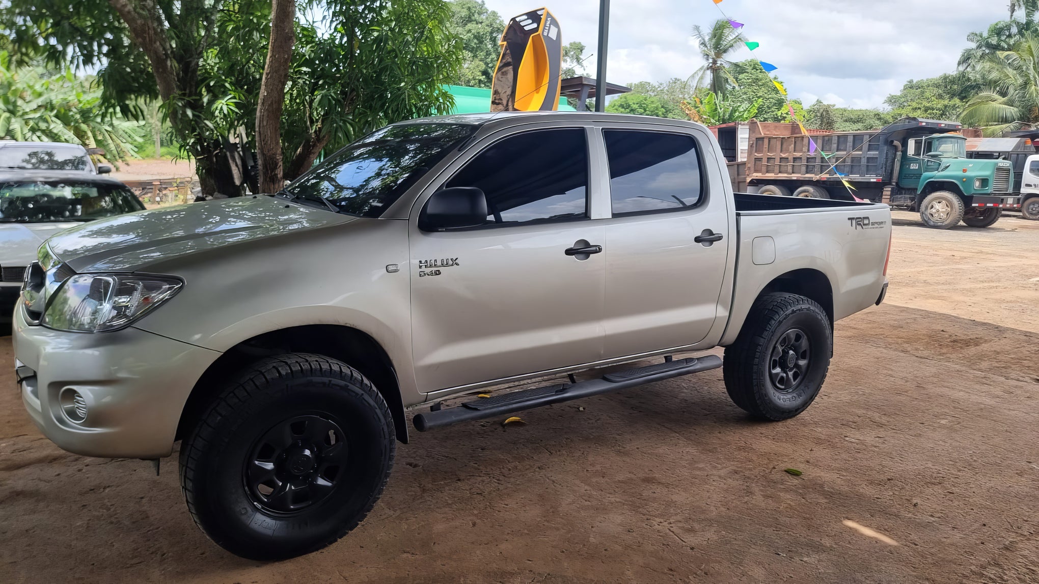 TOYOTA HILUX NEGOCIABLE