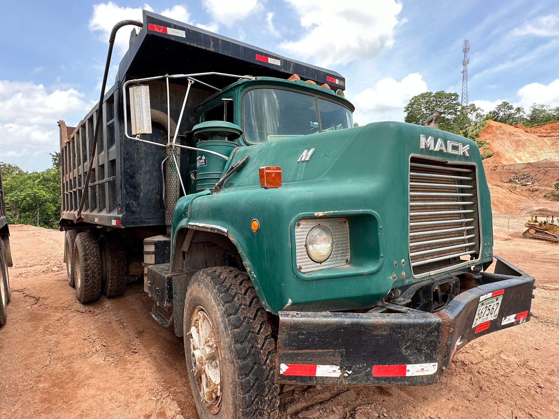 MACK DM-600